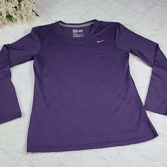 NIKE Dri-Fit Long Sleeve Purple Tee Shirt [SIZE MEDIUM]‎ - Picture 1 of 3